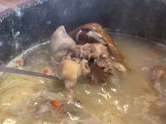 -鲁朗纳麦石锅鸡庄园