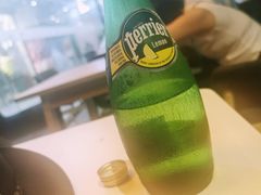 巴黎水-瑞幸咖啡(新理想大厦店)