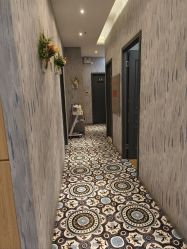 -PE SALON 