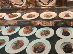 -雍容荟帝王蟹活龙虾展台自助(IFS黑金店)