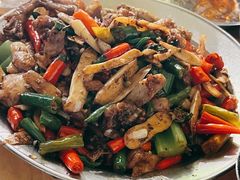 独门姜爆蛙-鸿顺老铁锅美蛙鱼府(解放碑店)