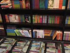 -钟书阁(松江泰晤士小镇店)