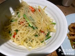 -聚鑫朋酸菜肥肠(文艺路口店)