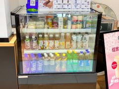 -杭州中沃沃尔沃4S店(滨江区店)