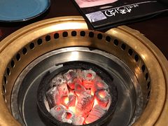 -山川小町·极番烧肉(新地假日广场店)