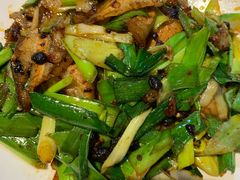 蒜苗回锅肉-花鸟鱼私家小厨(文殊院店)