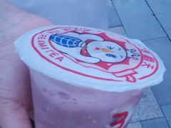 -蜜雪冰城(万达广场外B号门门口外集装箱店)