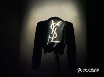 打卡圣罗兰时尚展！get圣罗兰限时咖啡店！