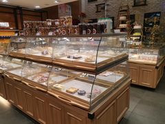 面包甜点陈列柜-玫瑰西餐厅.意面披萨.牛排咖啡