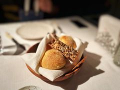 餐前面包配黄油-弗兰克牛排西餐厅Ribone steak house(柠檬花园店)