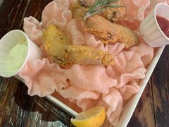 美式炸鸡翅配龙虾片-MIKAKU(万达广场上海宝山店)