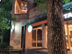 -星巴克(西藏路店)