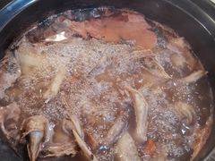 土茯苓鸽子汤-一煲鸽