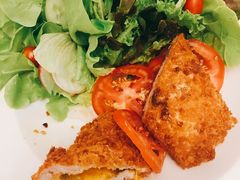 炸猪排沙拉-Fern Forest Cafe