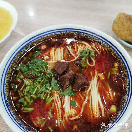 张师傅牛肉面(人民路店)