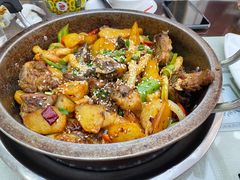 土豆炕羊排-清真·伊然轩青海特色美食