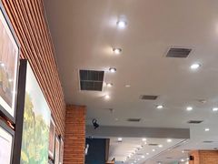 -星巴克(上海虹桥新天地二店)