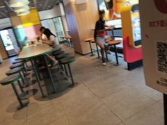 -麦当劳(十字街店)