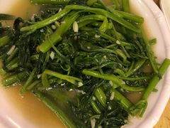 -J Daeng Seafood