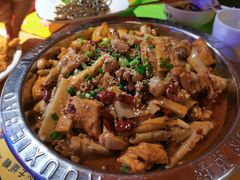 特色牛蛙煲-赖胖子肉蟹煲(金牛万达店)
