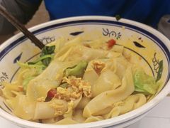 -阿瓦山寨·湘菜现炒·剁椒鱼头王(咸阳总店)