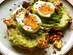 牛油果煮蛋吐司-RAC BAR(安福路店)