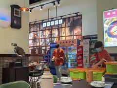大堂-何妹湿辣牛肉·粤式烧烤砂煲(桂雅路店)