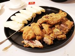 香酥鸭配荷叶饼-上海老站(徐家汇店)