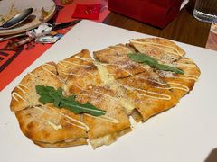 爆浆金枪鱼披萨-造精酿餐厅