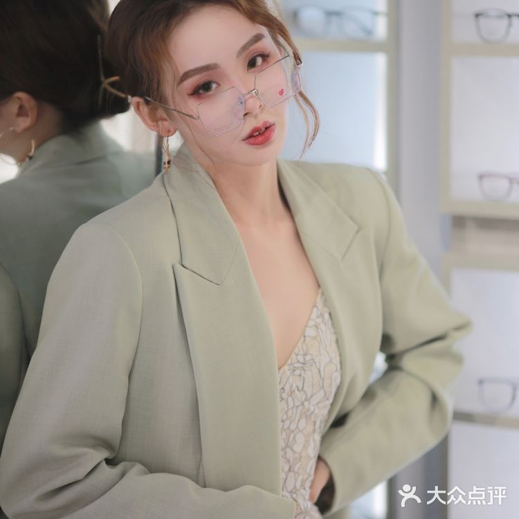 百元凹造型的秘密武器！眼镜店