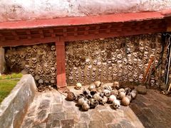 -比如骷髅墙景区