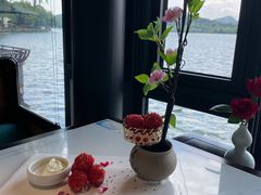 杨梅鳕鱼球-柳莺湖上·湖景餐厅·江南菜(西湖店)