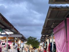 -席娜卡琳火车铁道夜市