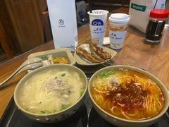 -亮亮面馆(经六路店)