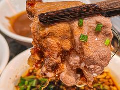 -来龍儿鲜切牛肉自助老火锅