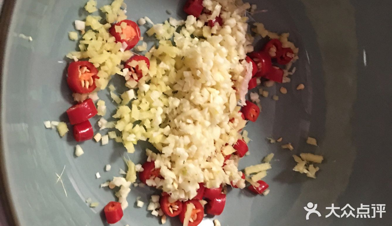 某位童鞋手工制作的凉拌鸡爪，手动点赞 看看这个色泽是