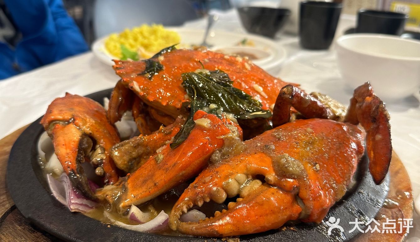 連隔離枱都聞到超香濃的胡椒味，蟹鉗超大隻又啖啖肉