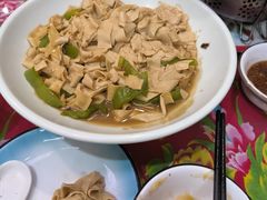 -闯关东东北农家菜(崂山石老人店)