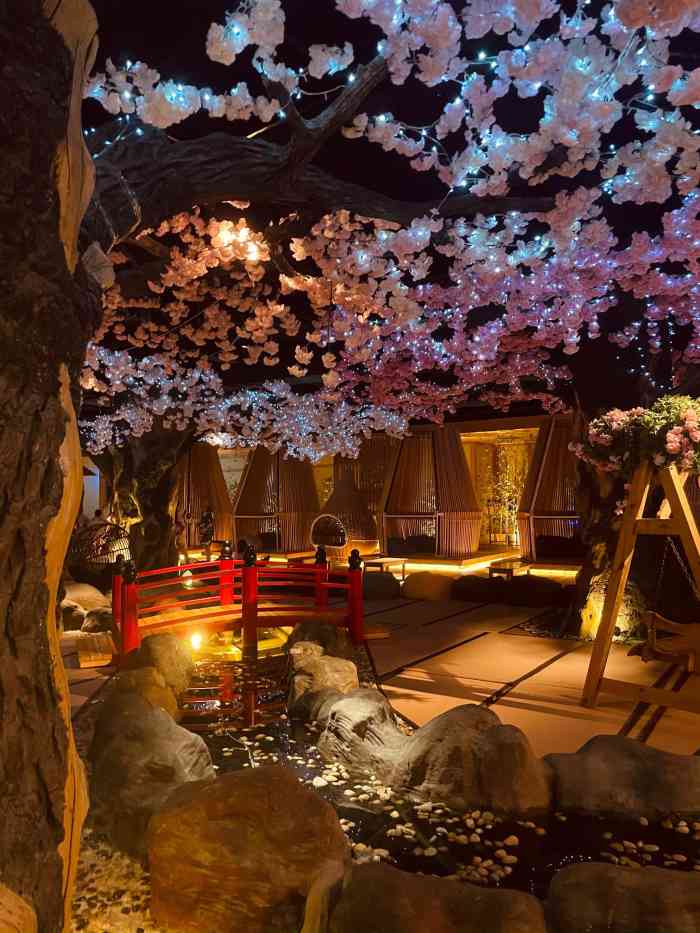 蓝鲸湾汤泉(包河店)-"祁门路与南屏路交口,位置好找,地下车库车.