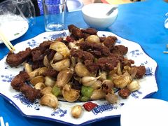 蒜爆牛肉-天添纸包鸡家常菜