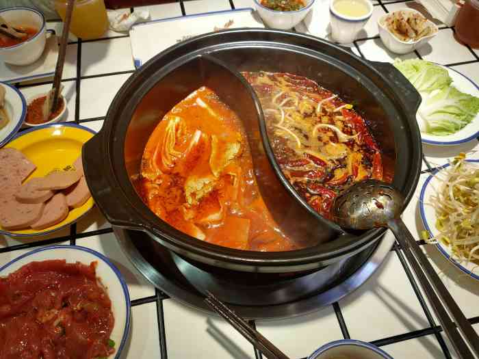 渝城味都火锅食堂(花卉园店)-"首先说位置,不方便停车,马路旁边虽然有