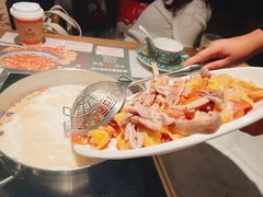 -尚尚仙·酸汤猪手·猪肚鸡火锅(华联万柳购物中心店)
