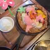 在国王冰室吃到了惊喜的汉堡和松饼冰淇淋