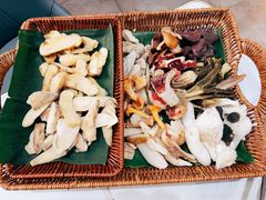 -原林野山菌火锅·炒菌(关上野生菌一条街店)