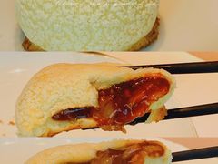 酥皮叉烧包-荣轩(新荣记环球金融中心店)