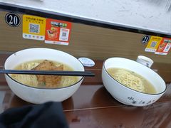 -百年老字号·观振兴蟹黄面·三虾面·苏式面(观前街富仁坊巷店)