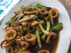 酱爆鱿鱼筒-红月湾海鲜饭店•沙滩海景(双月湾店)