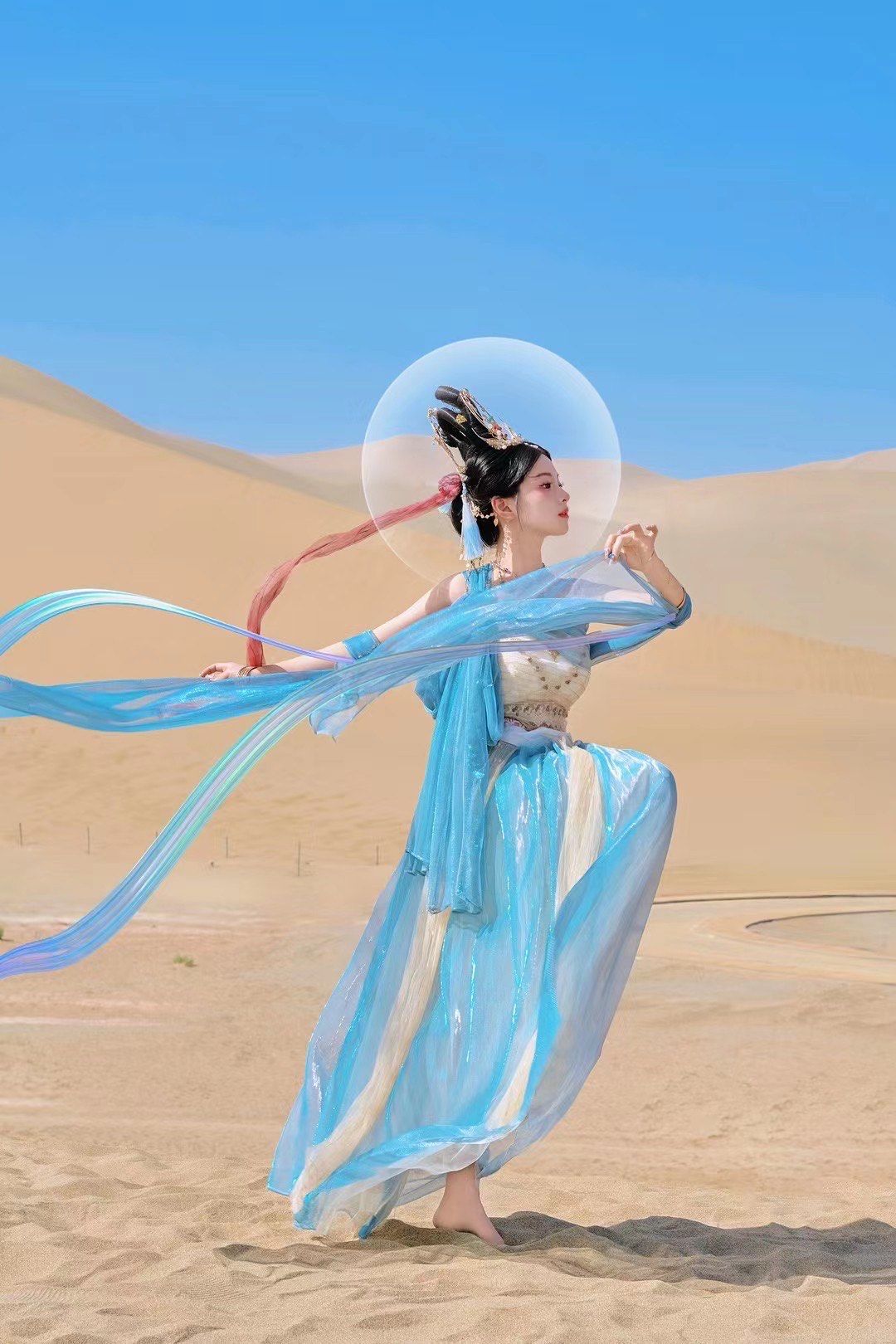 敦煌鸣沙山飞天女神