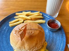 幻师烤牛肉培根汉堡-COMMUNE幻师(五角场店)