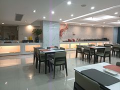 -清能·清江酒店(夷陵广场CBD中心店)